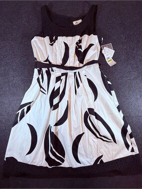Size 14 dBy Ltd Black White Floral Print Fit Flare Dress Eyelet Trim NWT